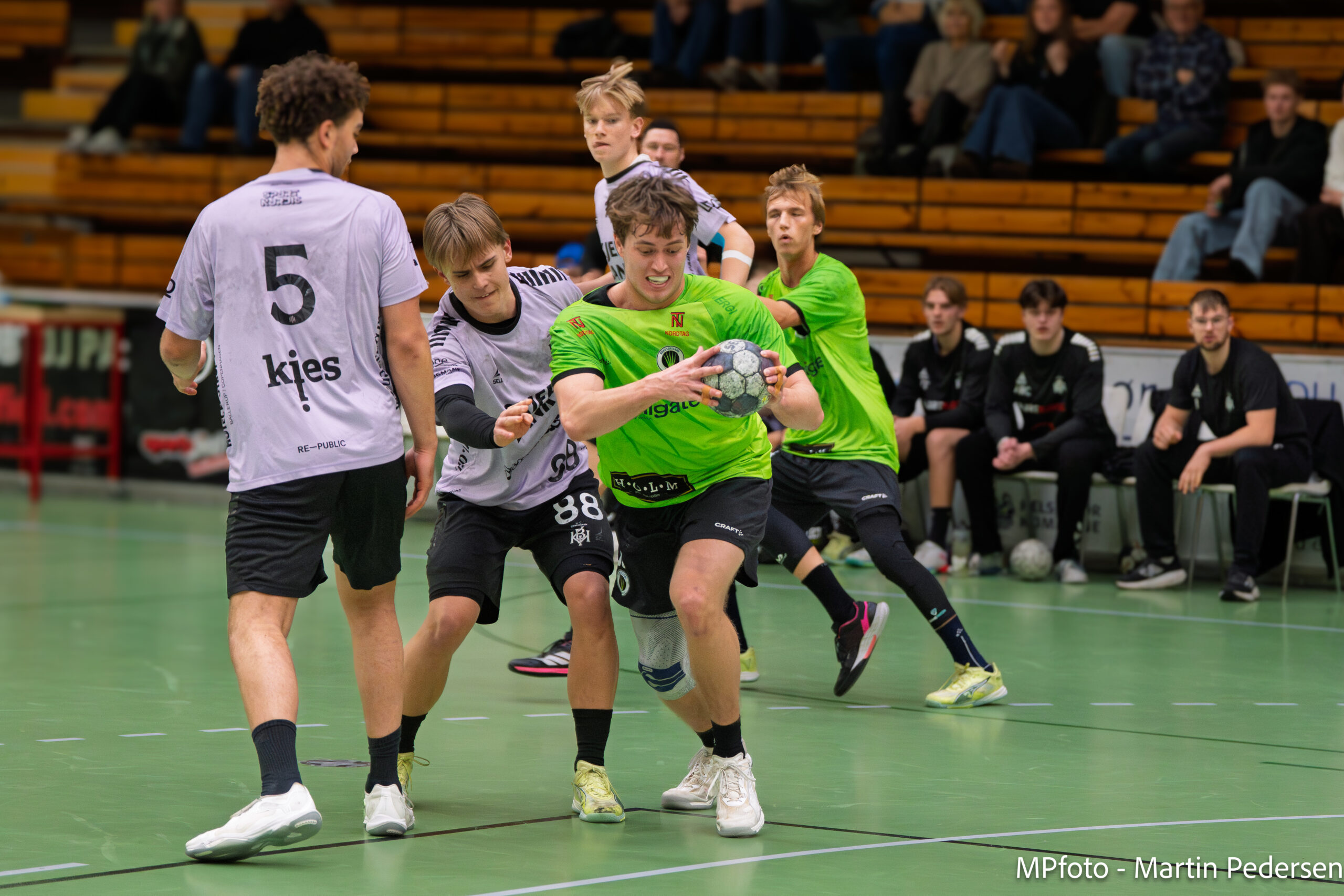 Mads Nickelsen rykkes op i ligatruppen.